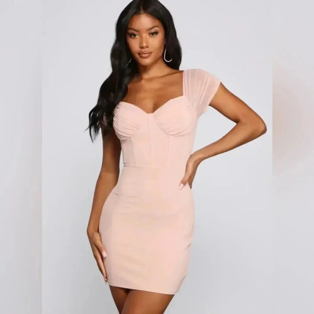 Windsor Size Small Blush Sweet And‎ Stylish Off-The-Shoulder Mini Dress